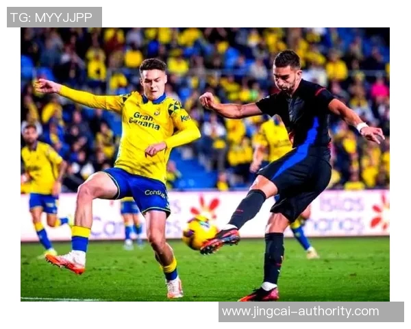 德甲激战：多特蒙德与巴萨平局红牌事件引发全场热议