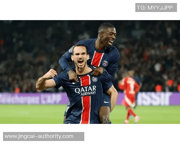 西甲激战巴黎圣日耳曼小胜切尔西乌龙球引发争议与热议 西甲激战巴黎圣日耳曼小胜切尔西乌龙球引发争议与热议