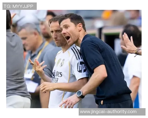 世界杯焦点战巴黎圣日耳曼与皇马激战成平局逆转瞬间引发全场热潮